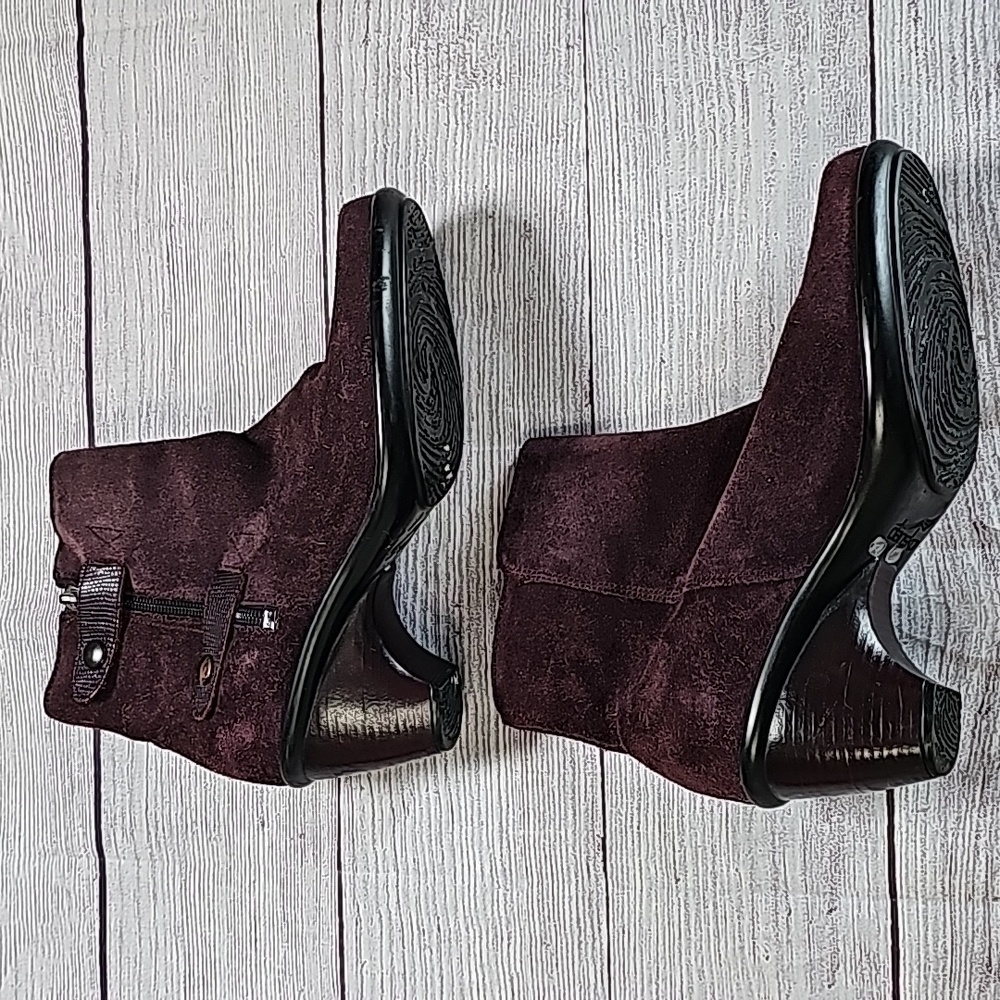 Dansko sz 36 maroon suede booties - Picture 7 of 10